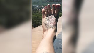 Foxxy Skinny Dip Time