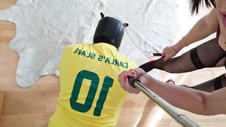 Carla Brasil Walking Dog Mp