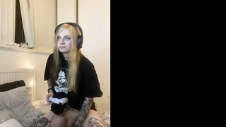 Emily Pie Who Likes How I Game Hehe