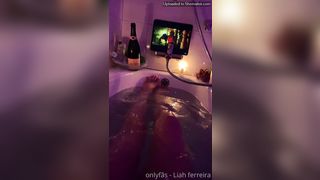 Liahferreira Chillin At Home 4