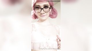 Riley Cross Being Cute