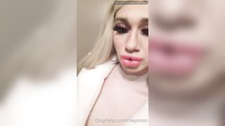 Riley Cross Bimbo Me Needs To Be Used