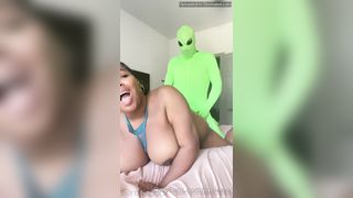 Roxie XXX Full Video Had To Welcome My New Neighbor To The Community I Think He Ll Be Coming Ove