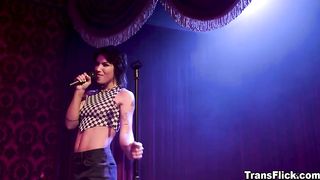 Ariel Demure Trains Brooklyn Gray And Makes Her Perfrom On Stage - Shemale6.com