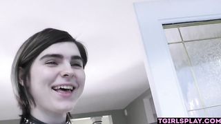 Small Titted Cis Babe Keira Croft Fisted A Petite Teen Ts Jean Hollywood - Shemale6.com