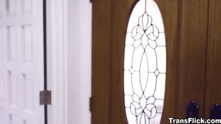 Super Hot Tranny Fucks Hot Babe Until Squirting Orgasm¡ - Shemale6.com