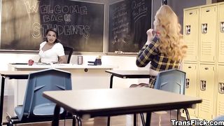 Teacher Jessy Dubai Taste All Her Sudents Pussy - Shemale6.com