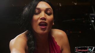 Sexy Transgender Domme Chick Deep Throated - Shemale6.com