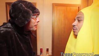 Tranny Bimbo Treats The Trick Or Treaters With Her Ass - Shemale6.com