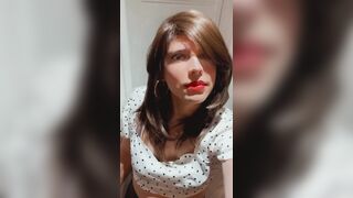 vanessaguarda  https://www.instagram.com/vanessaguarda9119/