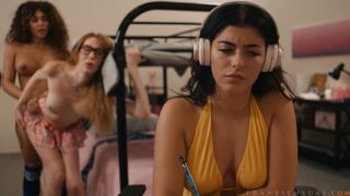 Eva Maxim & Crystal Thayer: Ts Chronicles