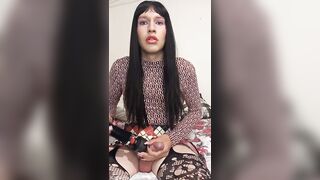 Katy Kutcher vibrator cumshot